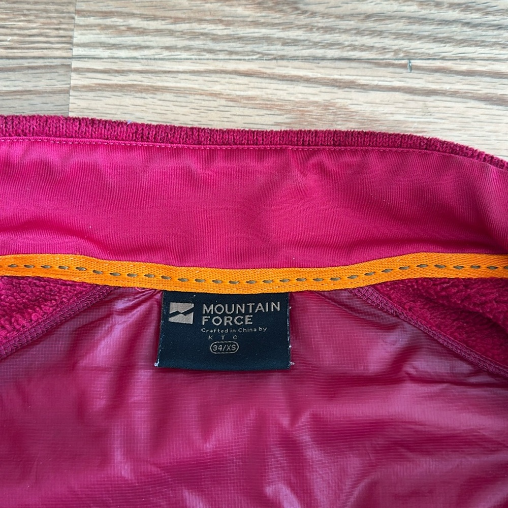 Mountain Force Jacket , Size Xs - image 1